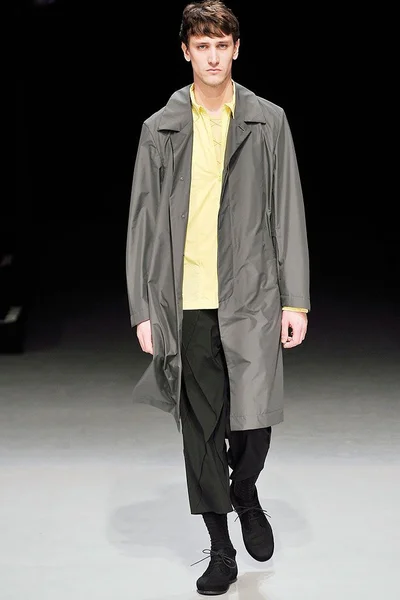 Look 32